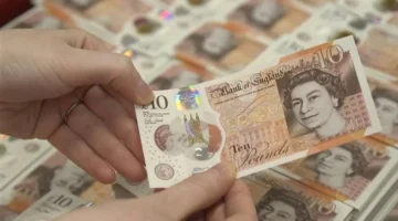 تحديثات الصرف.. مسار سعر الجنيه الإسترليني أمام العملة المصرية بتعاملات الجمعة 13 فبراير